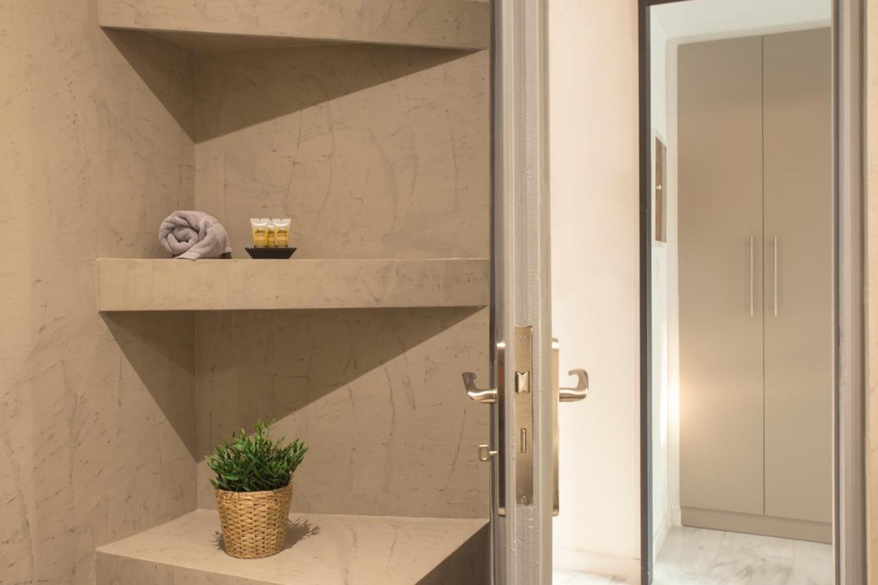 Luxury Apt With Parking-Living Stone Silver Athena Bagian luar foto