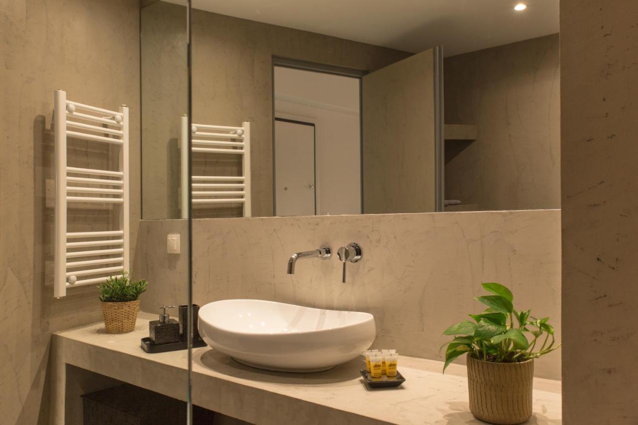 Luxury Apt With Parking-Living Stone Silver Athena Bagian luar foto